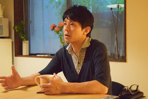 An interview with reporter Makoto Otake, familiar from